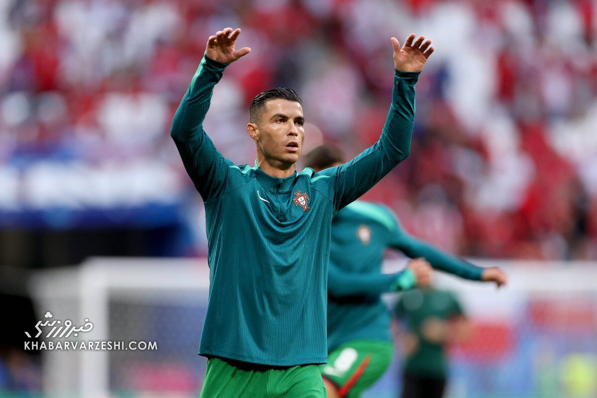 سورپرایز به سبک CR7/ رونالدو از تپه بالا رفت تا با هواداران سلفی بگیرد! +عکس کریستیانو رونالدو