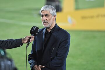 کیومرث هاشمی: دولت ۱۰ میلیارد به VAR اختصاص داد/ ورزشگاه آزادی در اختیار فدراسیون فوتبال قرار می‌گیرد