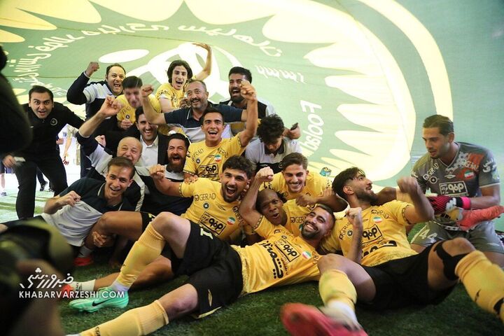 جشن قهرمانی سپاهان در جام حذفی ایران 1403-1402