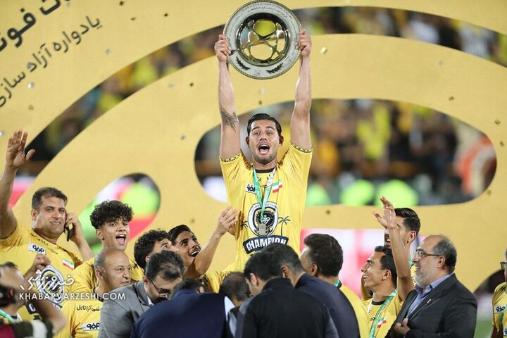 جشن قهرمانی سپاهان در جام حذفی ایران 1403-1402