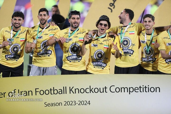 جشن قهرمانی سپاهان در جام حذفی ایران 1403-1402