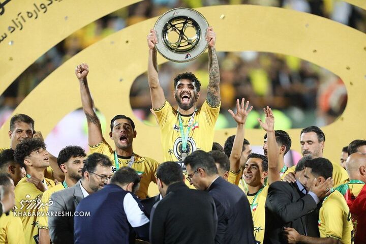 جشن قهرمانی سپاهان در جام حذفی ایران 1403-1402