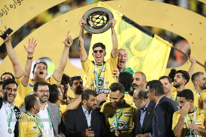 جشن قهرمانی سپاهان در جام حذفی ایران 1403-1402