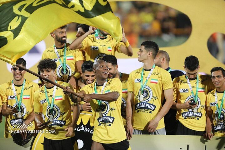 جشن قهرمانی سپاهان در جام حذفی ایران 1403-1402