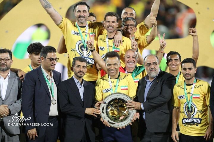جشن قهرمانی سپاهان در جام حذفی ایران 1403-1402