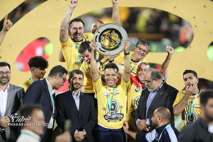 جشن قهرمانی سپاهان در جام حذفی ایران 1403-1402