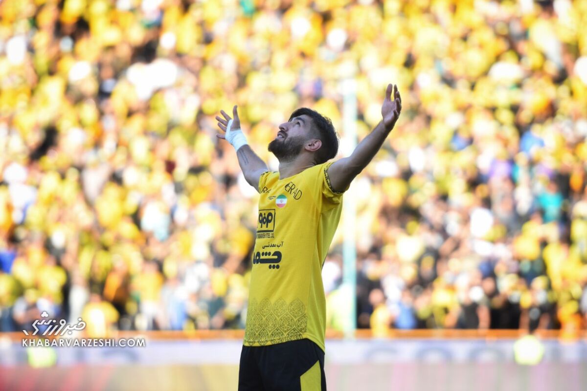 ابراز دلتنگی عجیب مهاجم جدا شده سپاهان! +عکس ابراز دلتنگی عجیب مهاجم جدا شده سپاهان! +عکس