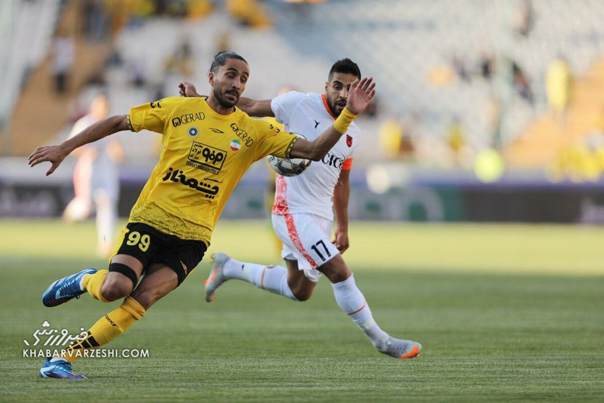 ستاره استقلالی بخشیده شد؛ حذف نام بزرگ از لیست محرومان! ستاره استقلالی بخشیده شد؛ حذف نام بزرگ از لیست محرومان!