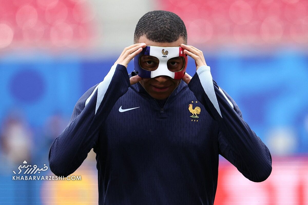 عکس| رونمایی از طرح جالب نقاب امباپه/ پنجمین لاکپشت نینجا در تمرین فرانسه!