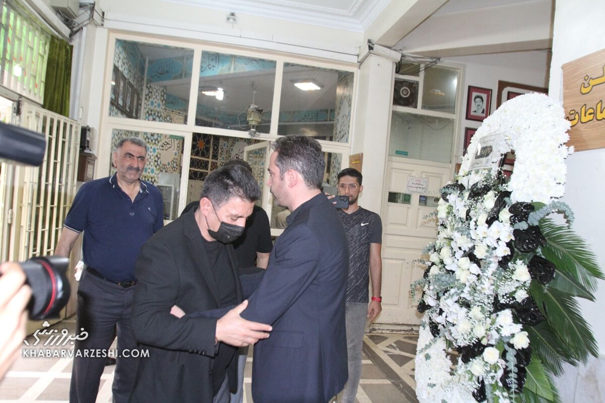 عکس| همدردی اهالی فوتبال با مدیرعامل سابق استقلال