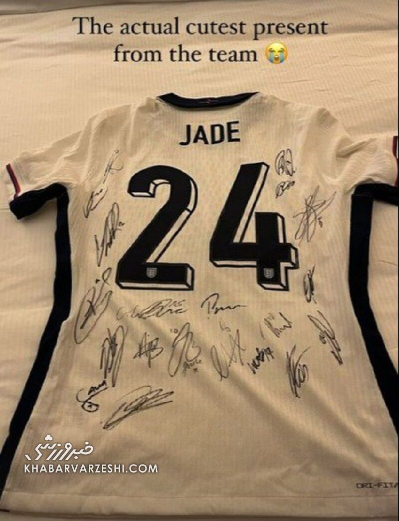 خبرسازترین مربی در اردوی انگلیس؛ یک دختر سهشیرها را تمرین میدهد/ این مربی، دکتر و دیجی است! +تصاویر