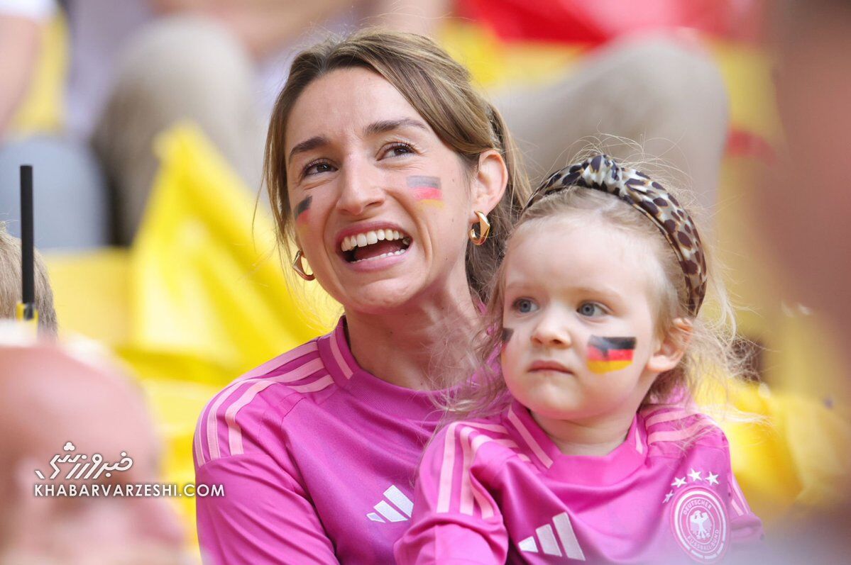 تصاویر| همسران ستاره‌های آلمان تماشاگران ویژه دیدار مقابل دانمارک