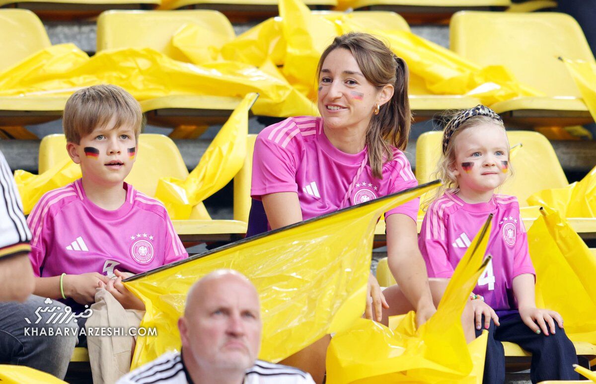 تصاویر| همسران ستاره‌های آلمان تماشاگران ویژه دیدار مقابل دانمارک