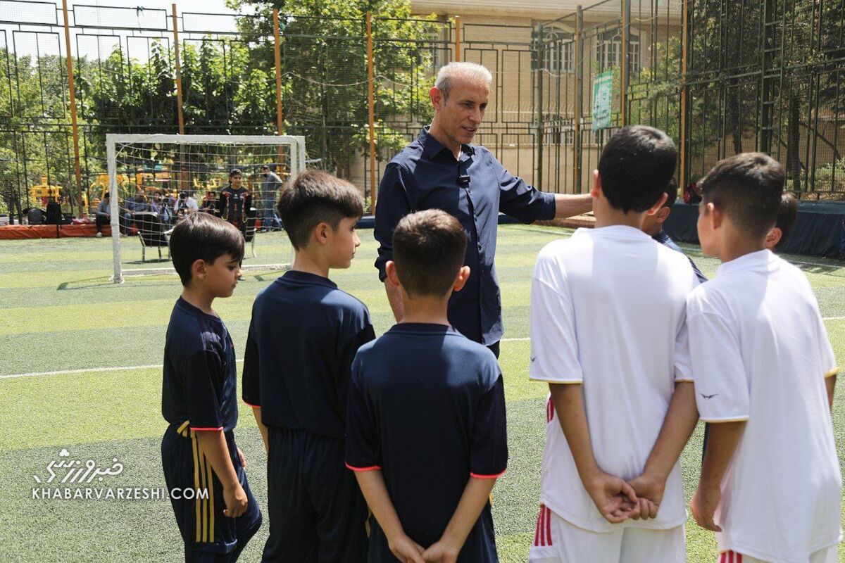 قهرمان مردم؛ اولین ارائه از خبرورزشی تی وی! سفر به دنیای کودکان با یحیی گل محمدی قهرمان مردم؛ اولین ارائه از خبرورزشی تی وی! سفر به دنیای کودکان با یحیی گل محمدی