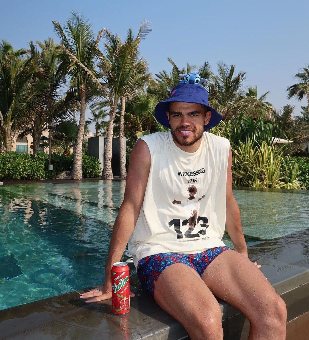 عامل قهرمانی پرسپولیس با استایلی ویژه لب استخر +عکس