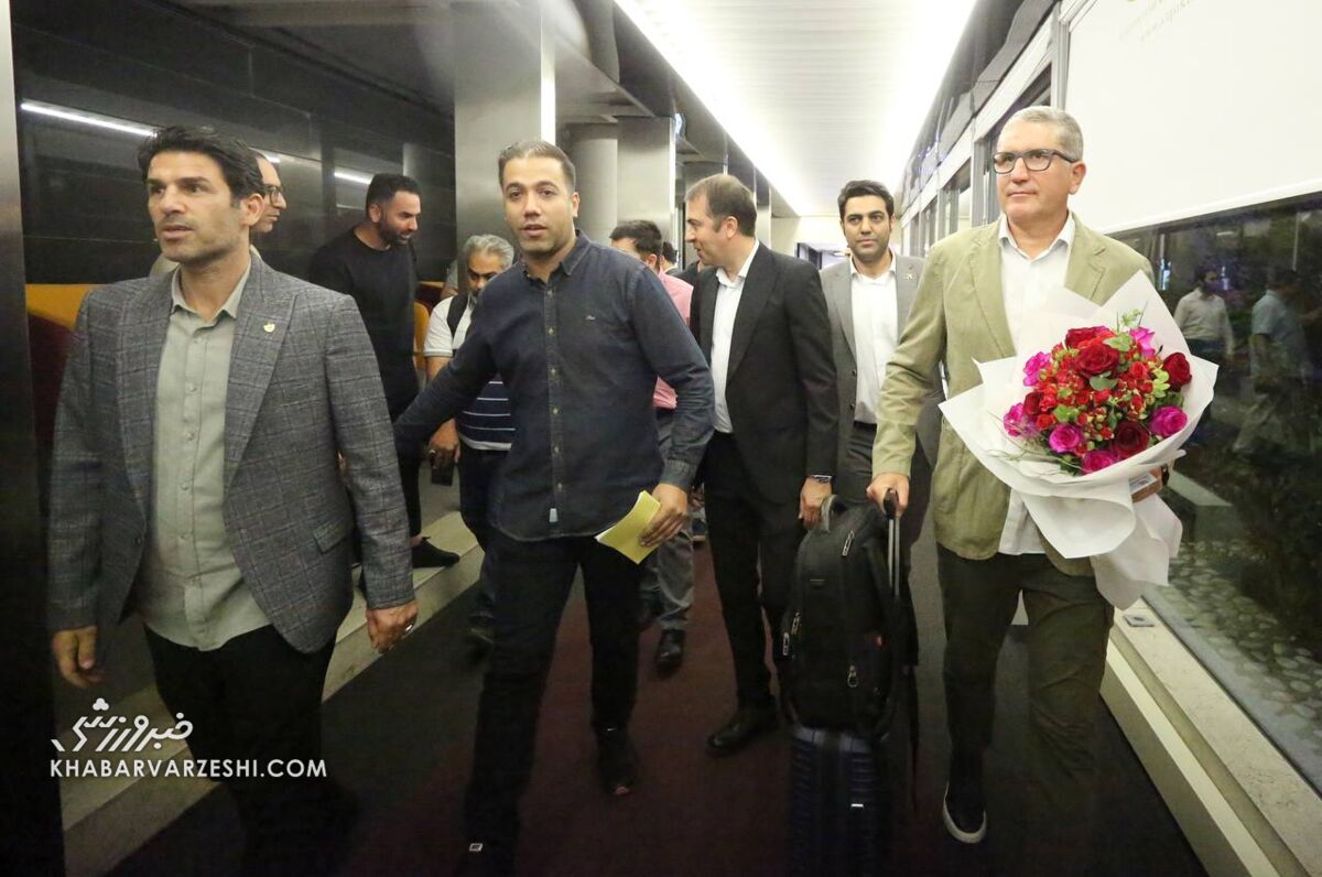 سرمربی پرسپولیس وارد تهران شد/ عکس اختصاصی خبرورزشی از فرودگاه