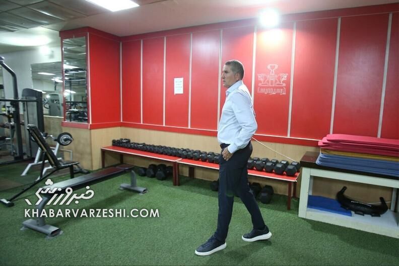 حملههای شدید به سرمربی تازهوارد پرسپولیس/ یادتان نرود به اوسمار چه طعنههایی میزدید و چگونه ناگهان عاشق و دلباخته او شدید! خوان کارلوس گاریدو - پرسپولیس