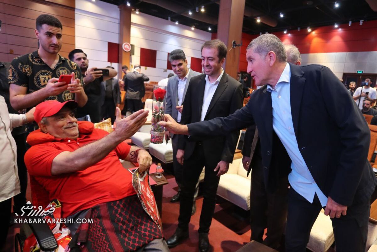 عکس| هدیه خاص گاریدو به محبوبترین هوادار پرسپولیس