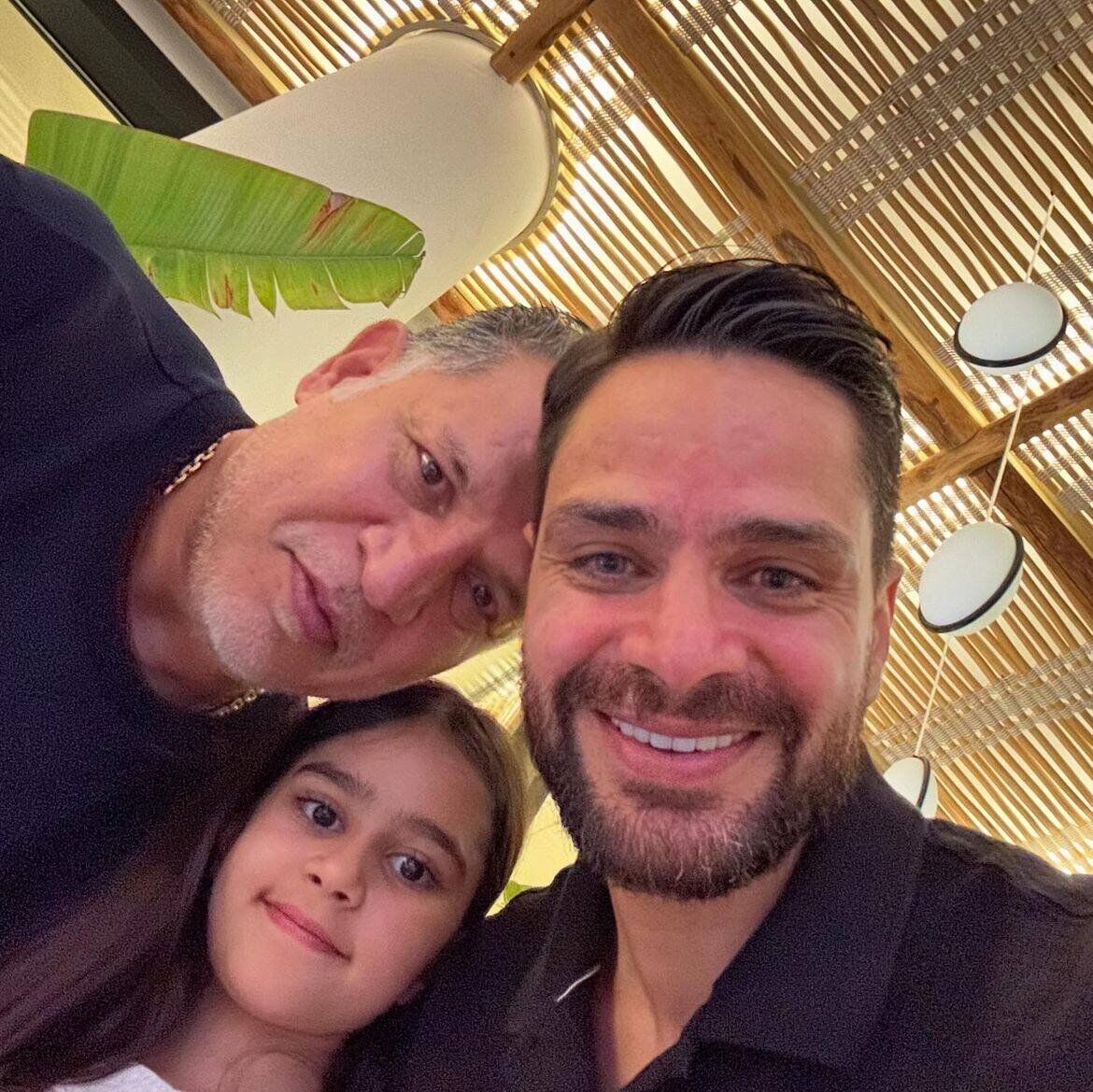 عکس| دیدار کمال و دخترش با علی دایی