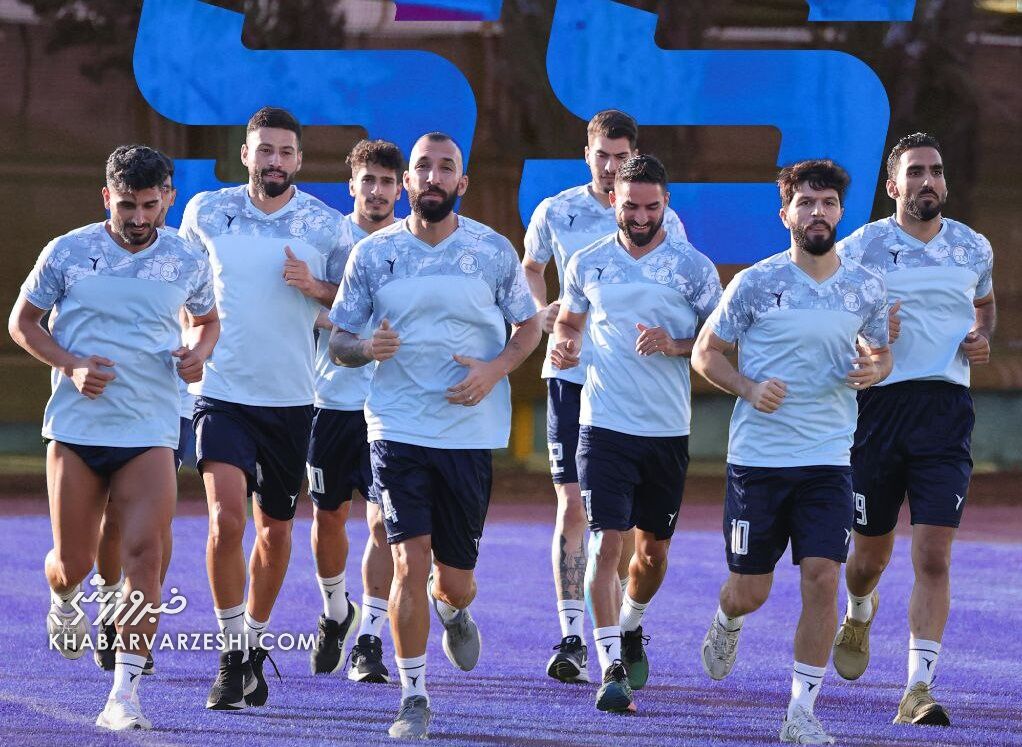 آبیها مخالف برگزاری اردو/ برخی بازیکنان استقلال هنوز پاسپورت به باشگاه ندادهاند! آبیها مخالف برگزاری اردو/ برخی بازیکنان استقلال هنوز پاسپورت به باشگاه ندادهاند!