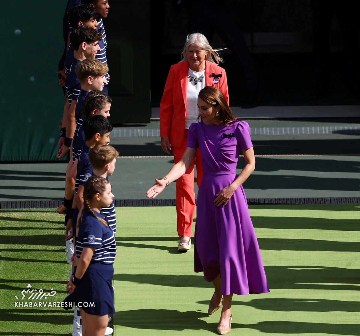 همسر شاهزاده جایزه قهرمان را اهدا کرد +تصاویر