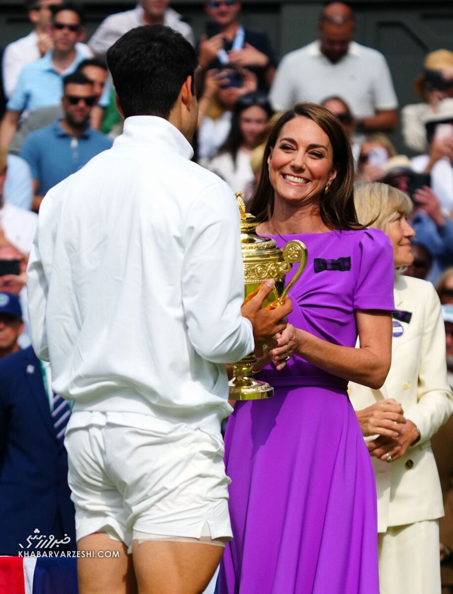همسر شاهزاده جایزه قهرمان را اهدا کرد +تصاویر