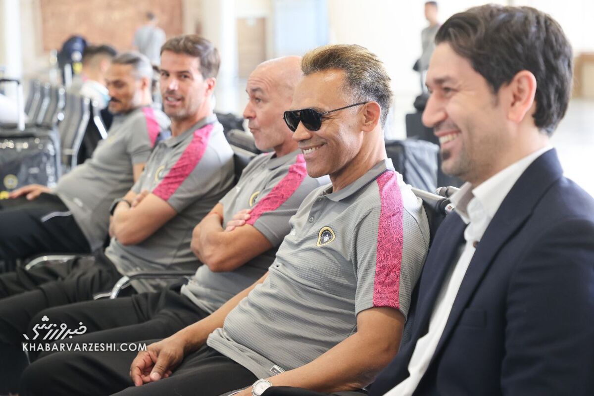 عکس| پرواز ستارههای سپاهان به سمت ترکیه