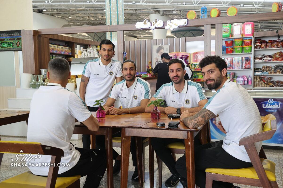 عکس| پرواز ستارههای سپاهان به سمت ترکیه