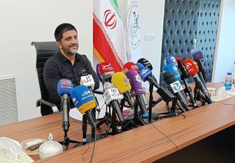 علیرضا دبیر: بیشترین سکه را به من دادند/ من اول جوانی گیر این آدمهای کاربلد افتادم/ برخی وزیر را گول میزنند! علیرضا دبیر: بیشترین سکه را به من دادند/ من اول جوانی گیر این آدمهای کاربلد افتادم/ برخی وزیر را گول میزنند!