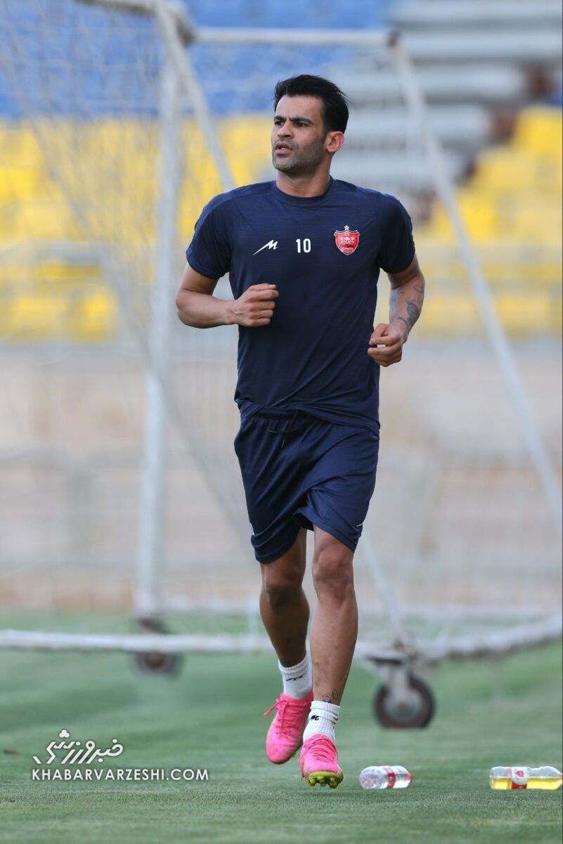 عکس| تغییر بزرگ عیسی آلکثیر در تمرین پرسپولیس