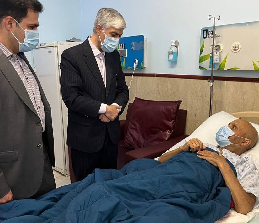 عکس| عیادت وزیر ورزش از پیشکسوت استقلال