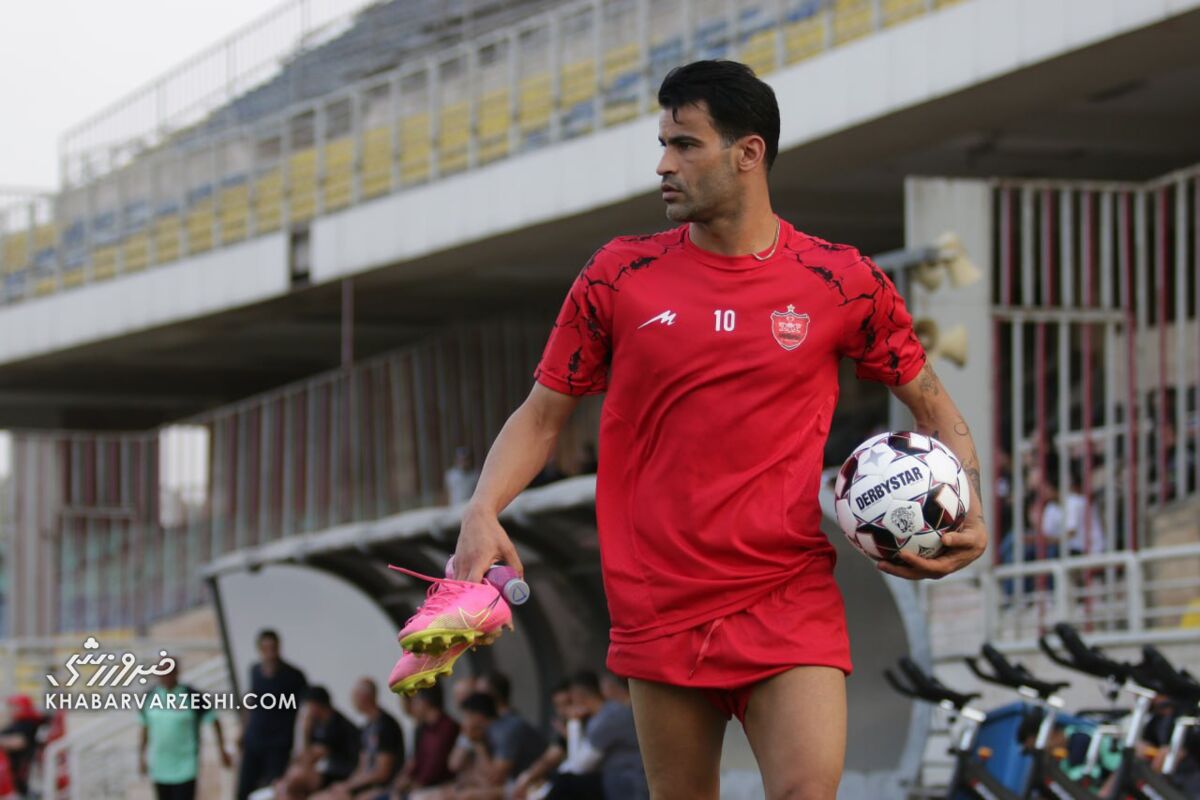 رد پای یک پرسپولیسی در حضور منیر الحدادی در استقلال رد پای یک پرسپولیسی در حضور منیر الحدادی در استقلال