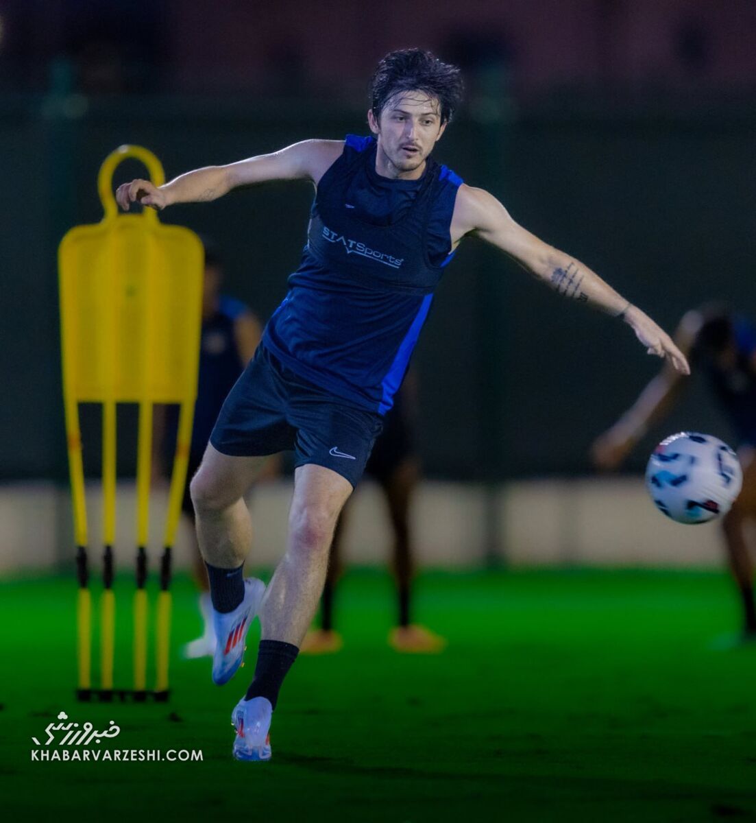 سردار آزمون در تمرین شبابالاهلی/ اولین تصاویر از مهاجم ایرانی در تیم اماراتی +عکس
