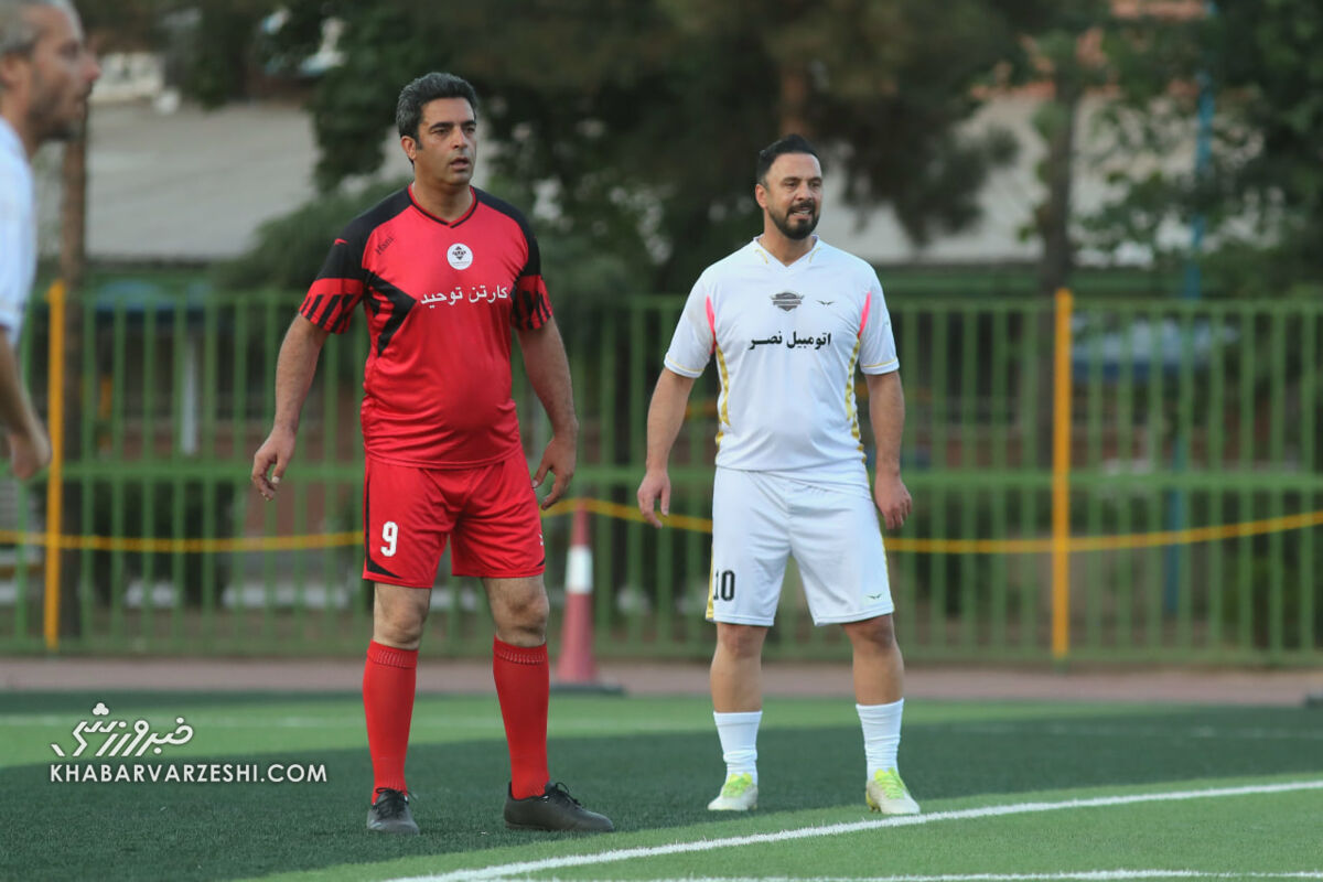 صف آرایی ملی پوشان ۹۸ و ستارگان ایران در دیدار خیریه از دریچه دوربین خبرورزشی