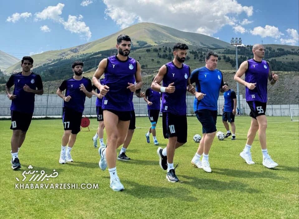 به پرسپولیسیها تسلیت میگویم، استقلال وحشتناک شد!/ آقای تاج فدراسیونتان یک ستاره هم زیادش است/ VAR میآوریمتان از اول هم شعار بود!