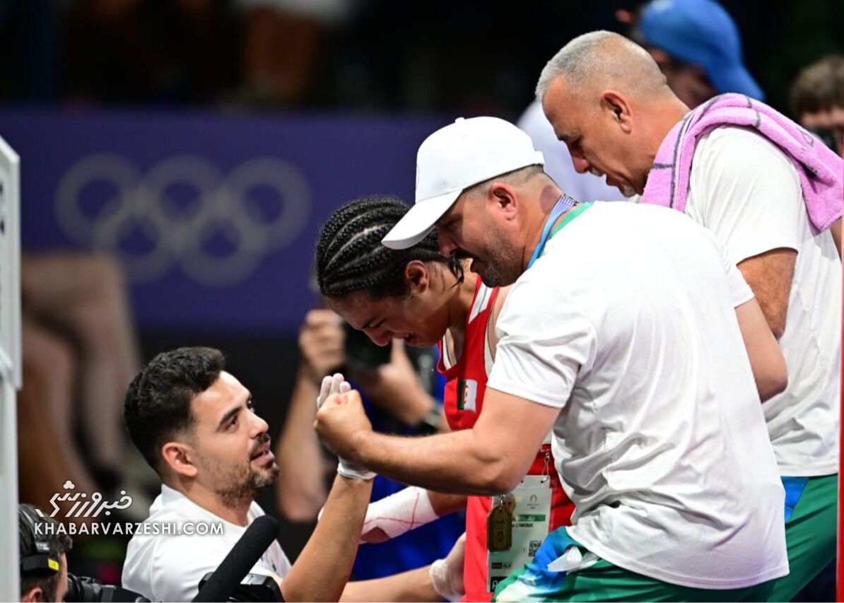 اشک بوکسور الجزایری درآمد/ واکنش حریف جدید ایمان خلیف به شکست؛ صحنه مبارزه دراماتیک شد +عکس