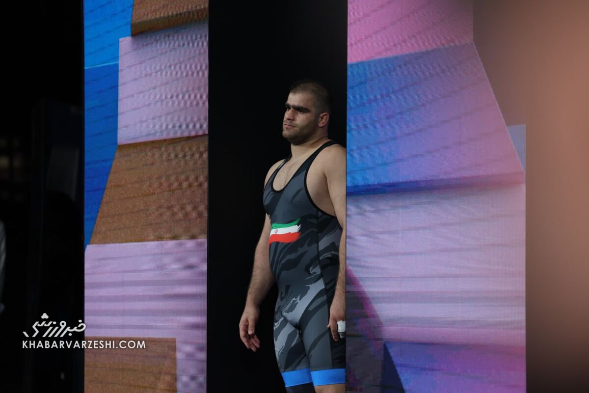 ویدیو| صعود امین میرزازاد به نیمه نهایی با ضربه فنی! ویدیو| صعود امین میرزازاد به نیمه نهایی با ضربه فنی!