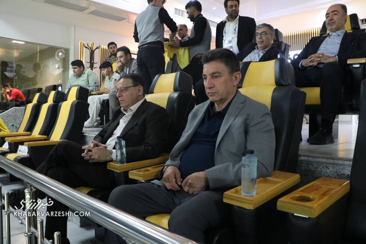 قلعهنویی تنها به خانهام بیاید/ لازم بود الهلال و النصر ۷تا هم به استقلال و پرسپولیس میزدند! قلعهنویی تنها به خانهام بیاید/ لازم بود الهلال و النصر ۷تا هم به استقلال و پرسپولیس میزدند!