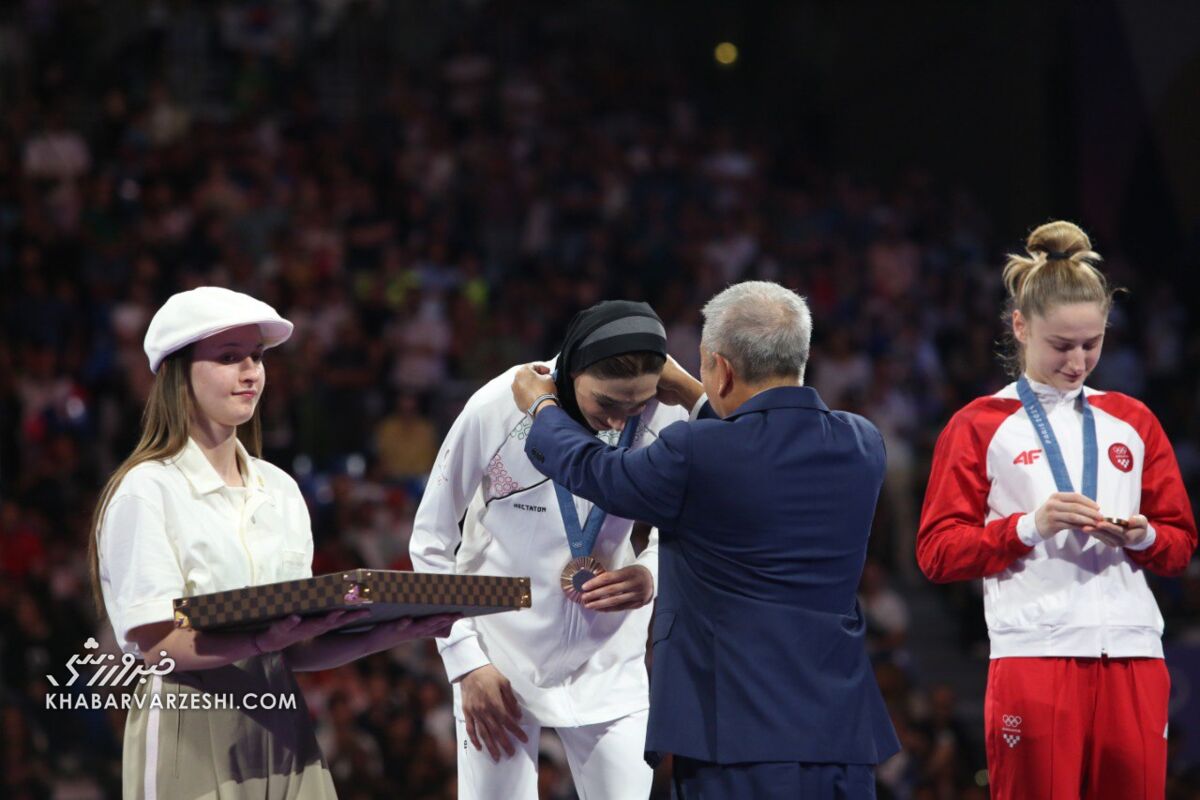 مبینا نعمتزاده