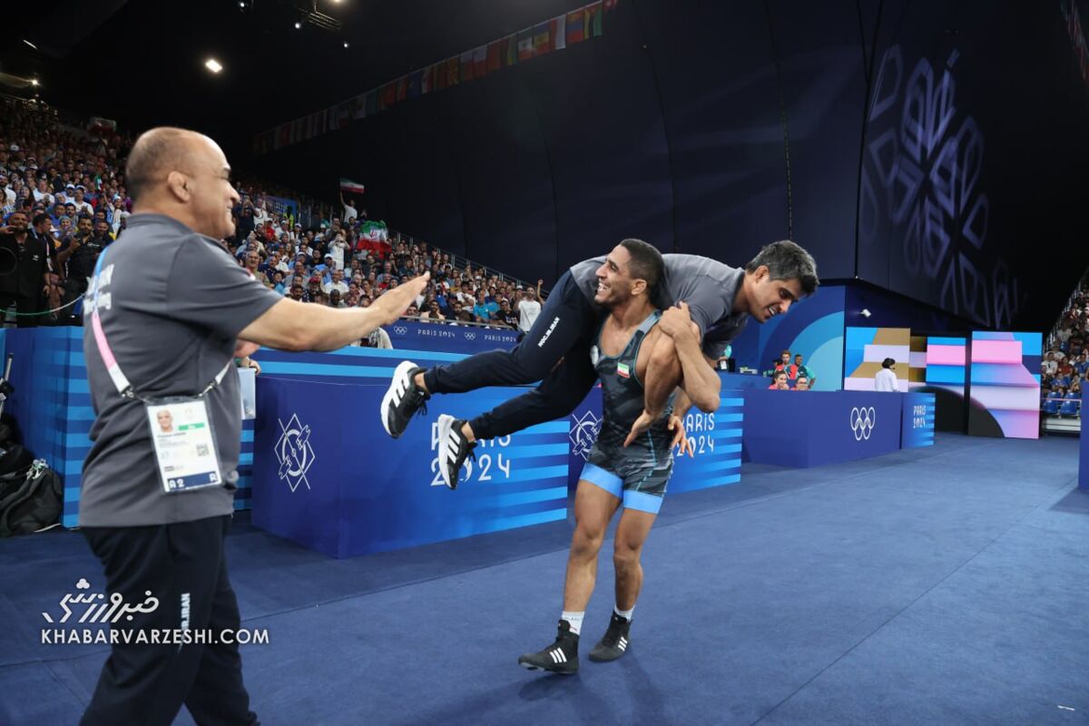 فن استثنایی رحمان عموزاد روی قهرمان جهان؛ المپیک مات شد و مربی رقیب شوکه! +ویدیو فن استثنایی رحمان عموزاد روی قهرمان جهان؛ المپیک مات شد و مربی رقیب شوکه! +ویدیو