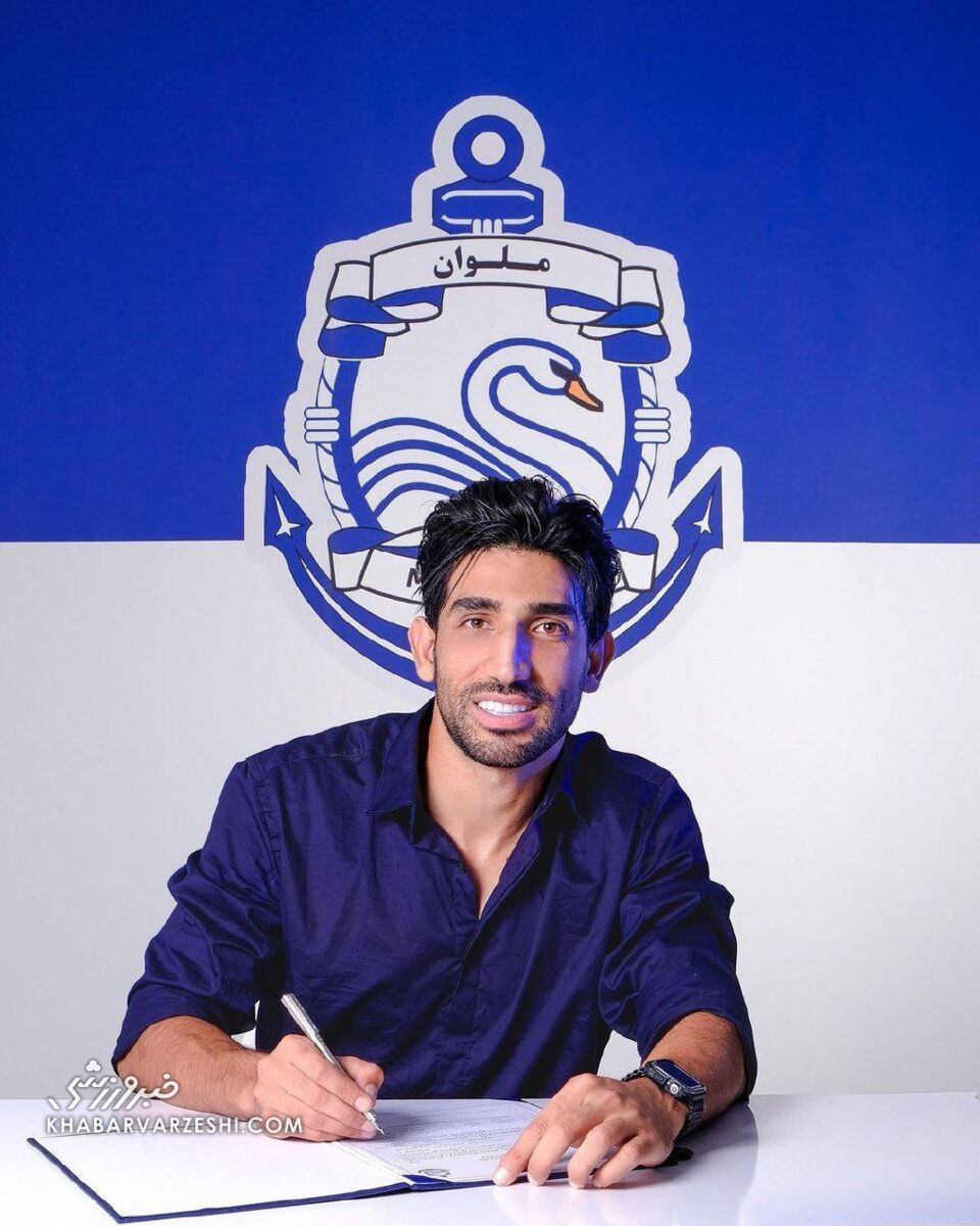 هافبک استقلالی ملوان؛ پرسپولیس نیمه اول باید ۴ تا می خورد!/ بازیکن رقیب مُچ پای من را زد، اصلاً داور به VAR نگاه نکرد! هافبک استقلالی ملوان؛ پرسپولیس نیمه اول باید ۴ تا می خورد!/ بازیکن رقیب مُچ پای من را زد، اصلاً داور به VAR نگاه نکرد!