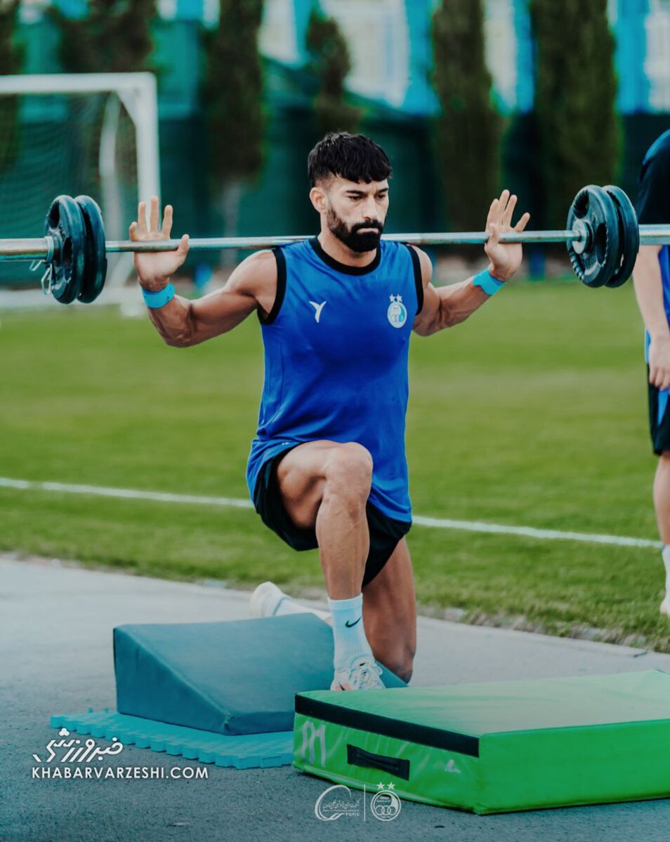 عکس| نکونام بازیکنان استقلال را با وزنههای سنگین به چالش کشید