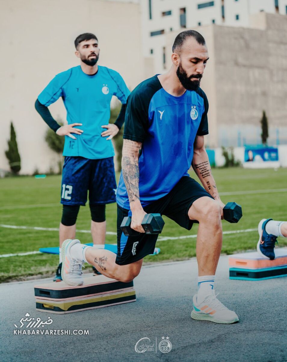 عکس| نکونام بازیکنان استقلال را با وزنههای سنگین به چالش کشید