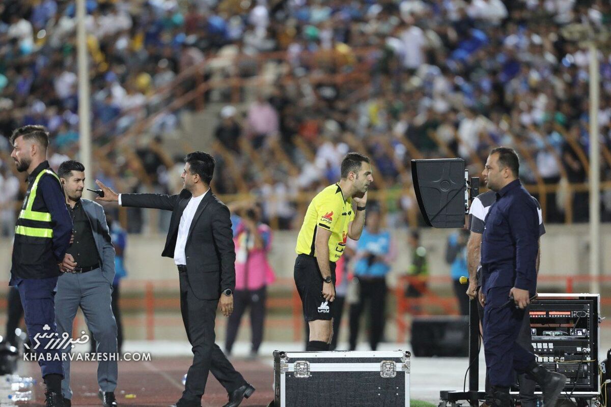درخواست هواداران استقلال در مورد VAR درخواست هواداران استقلال در مورد VAR