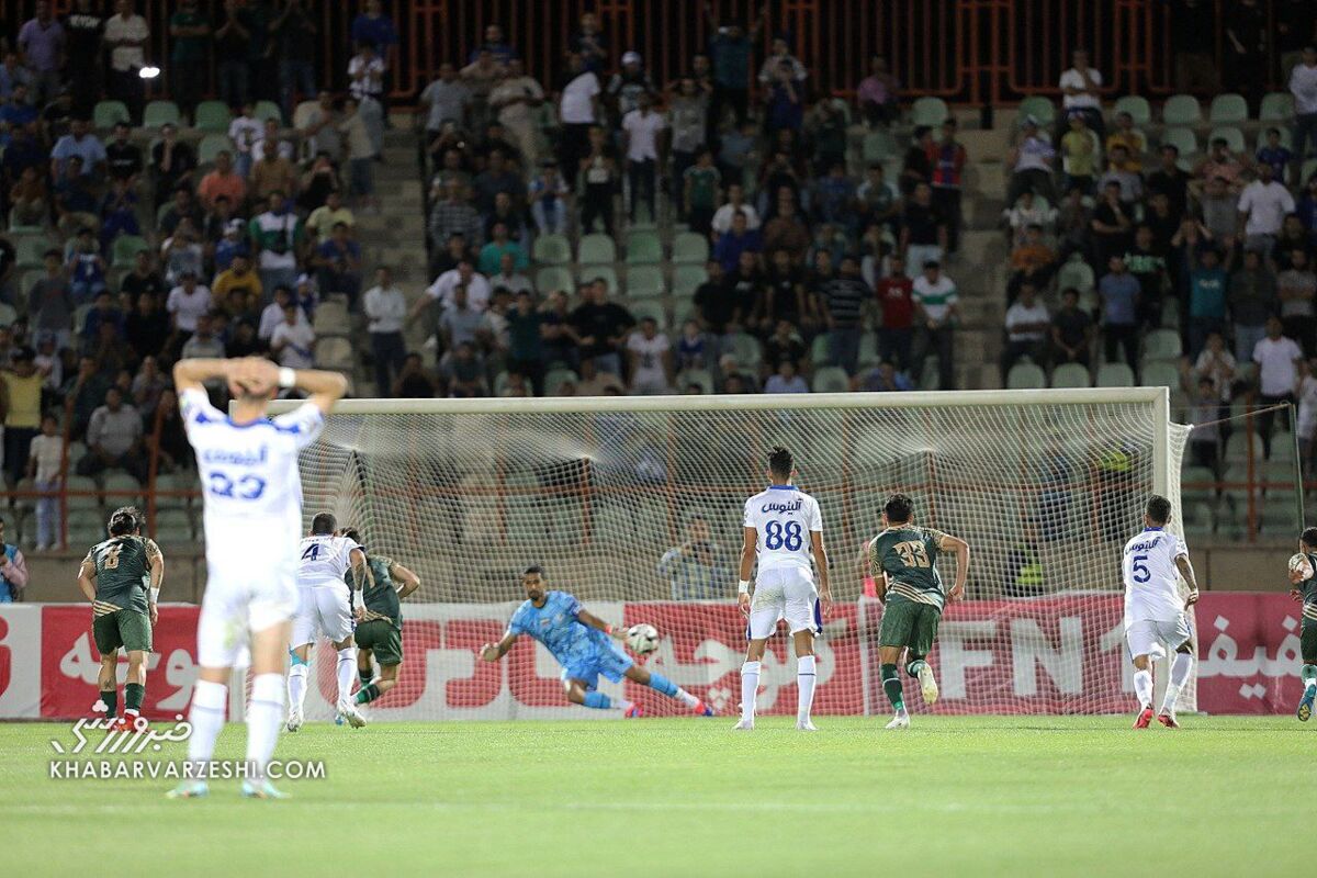 رضاییان خیال خودش و استقلالیها را راحت کرد/ با VAR خطر از بیخ گوش تیم نکونام گذشت/ باید با ۱۵ امتیاز به دربی برسیم