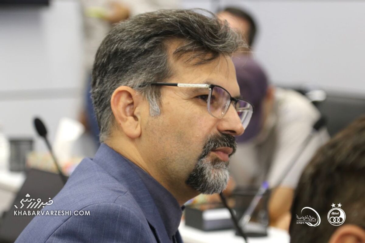 سهامداران استقلال در ساختمان هلدینگ/ مجمع عادی باشگاه آبیها برگزار شد +عکس