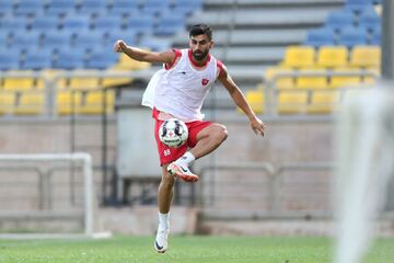 ۱۰۰درصد یک روز به پرسپولیس می‌آیم/ برای هواداران این باشگاه بزرگ آرزوی موفقیت می‌کنم