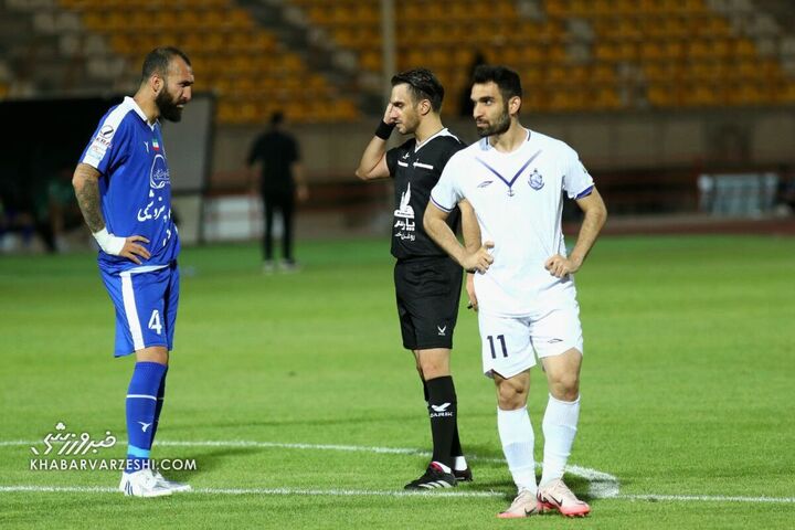 کوپال ناظمی (داور) - کمک‌داور ویدیویی (VAR)؛ استقلال - ملوان