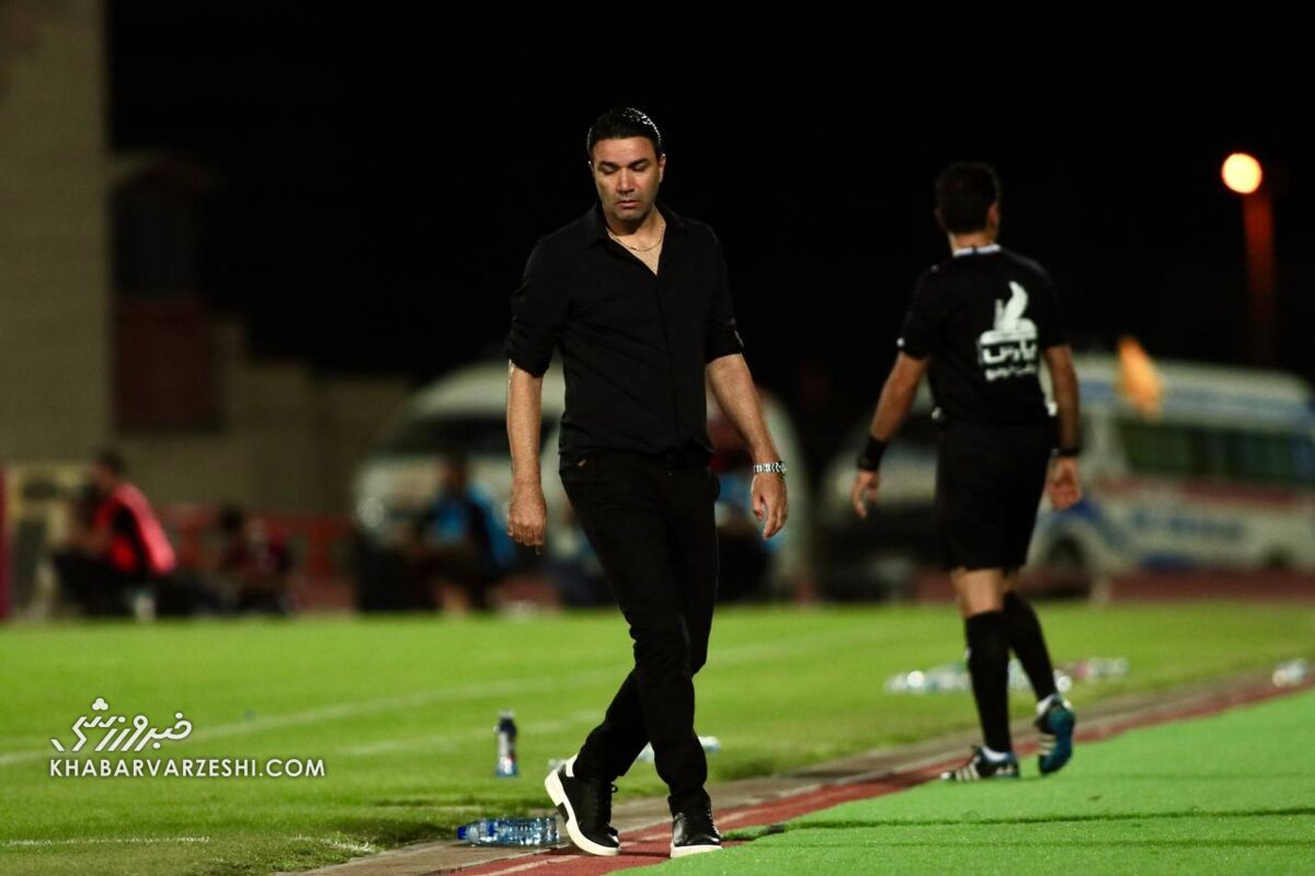 سرمربی استقلال عقبتر از خودش، ریکاردو ساپینتو و فرهاد مجیدی! سرمربی استقلال عقبتر از خودش، ریکاردو ساپینتو و فرهاد مجیدی!