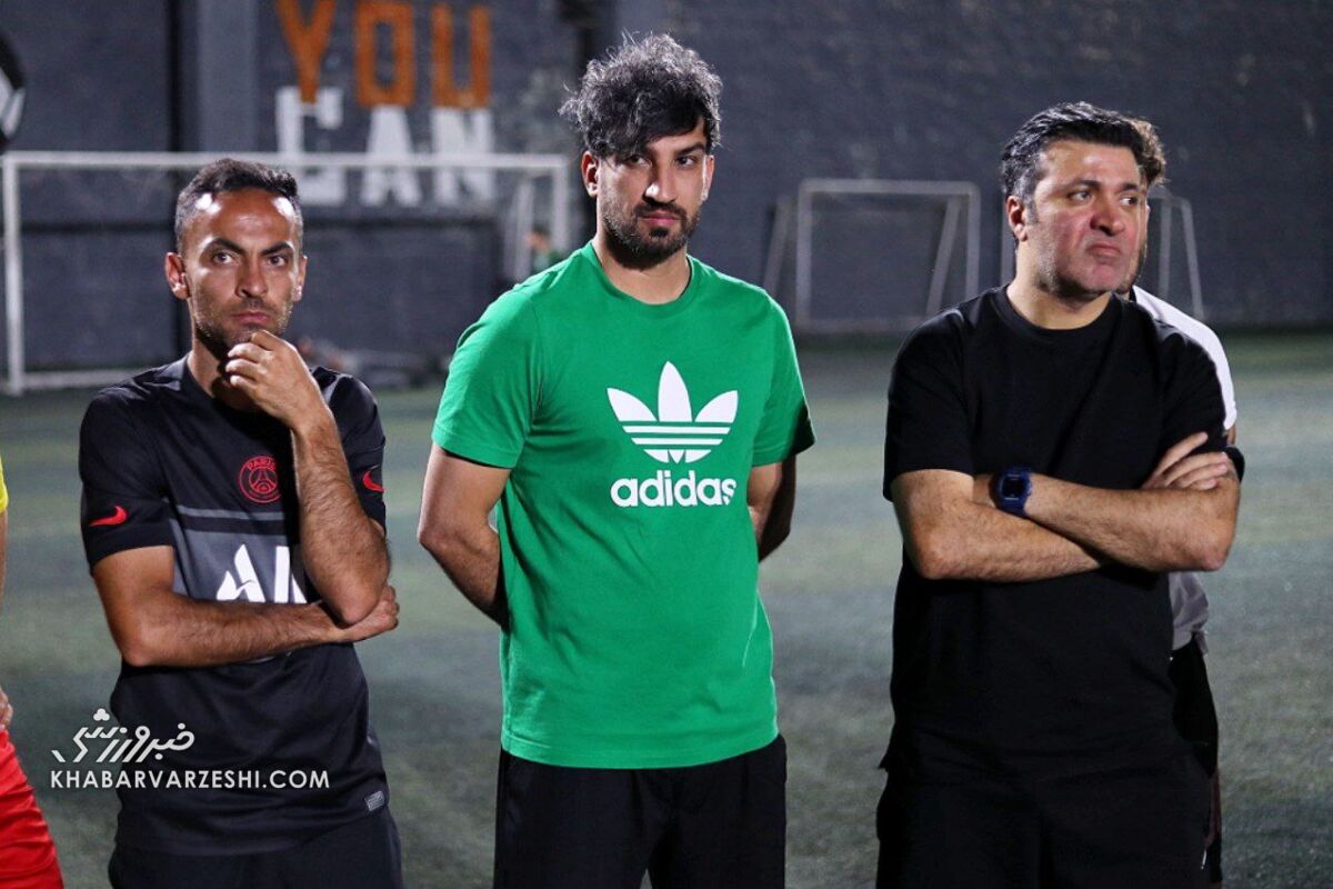 تصاویر| مچ اندازی کاپیتانهای سابق استقلال و پرسپولیس در زمین فوتبال